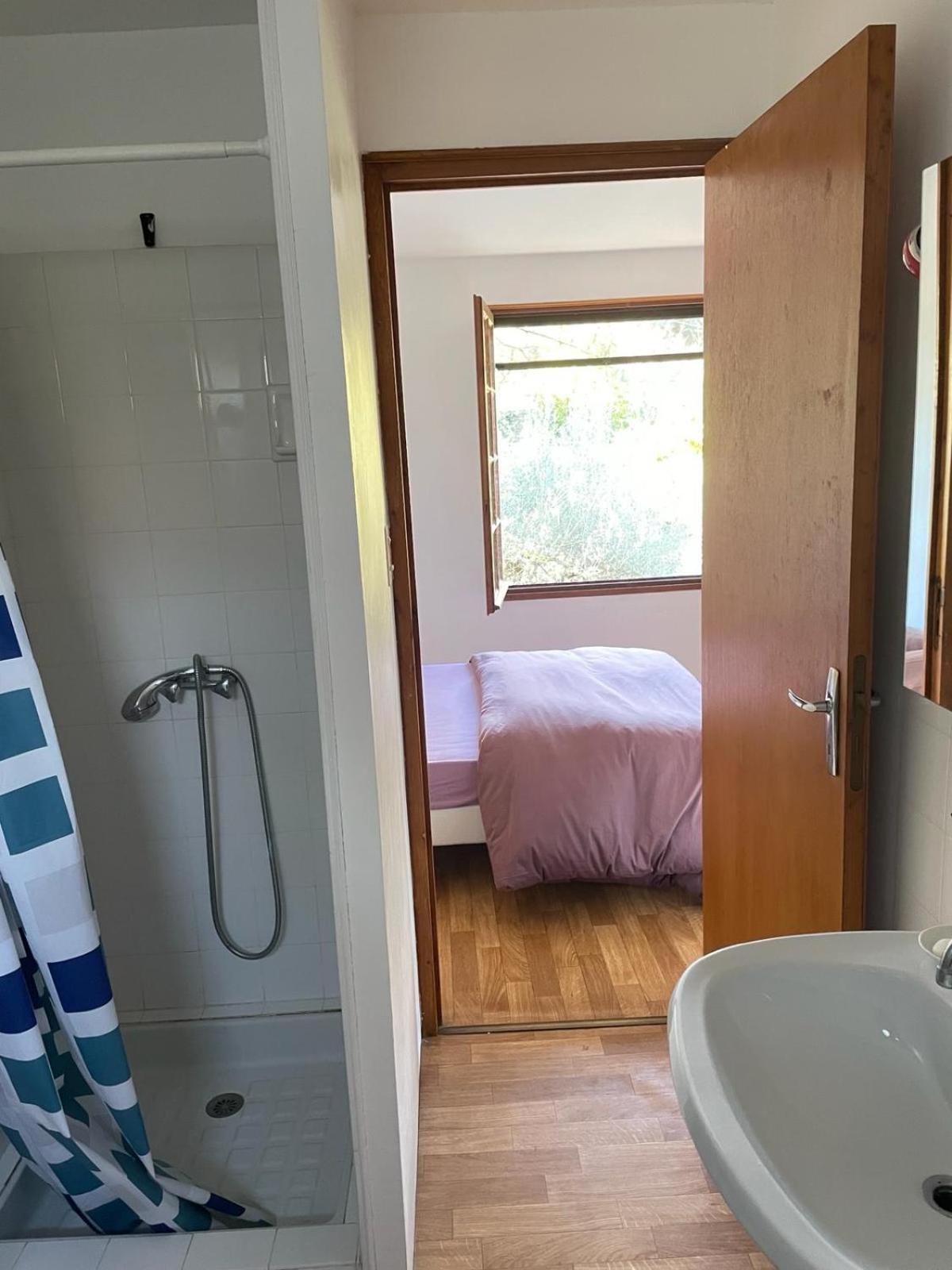 Appartement Au Fond Du Jardin Saint Jean du Pin Luaran gambar
